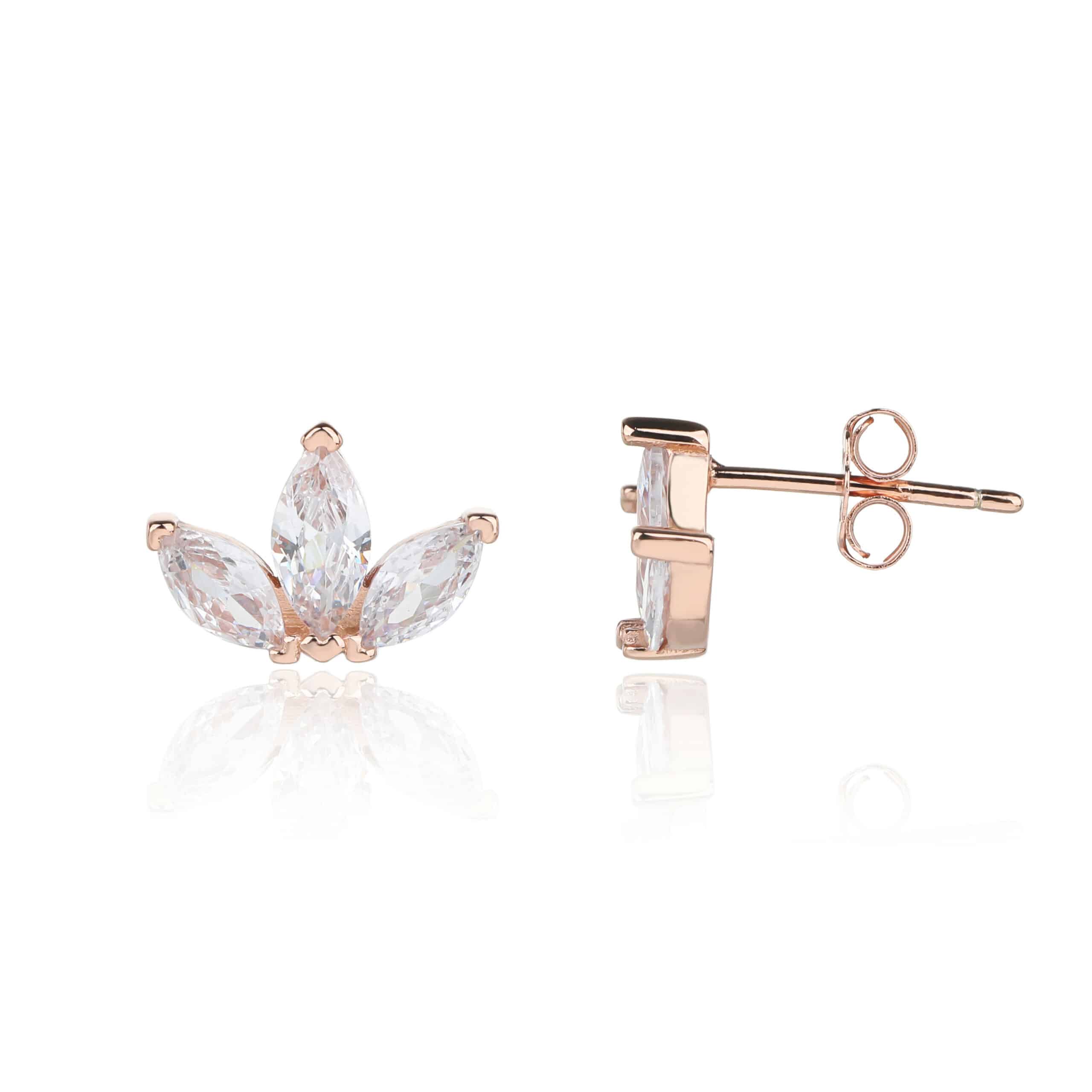 עגילים צמודים בציפוי רוז גולד משובצים בזרקונים - דגם לוטוס