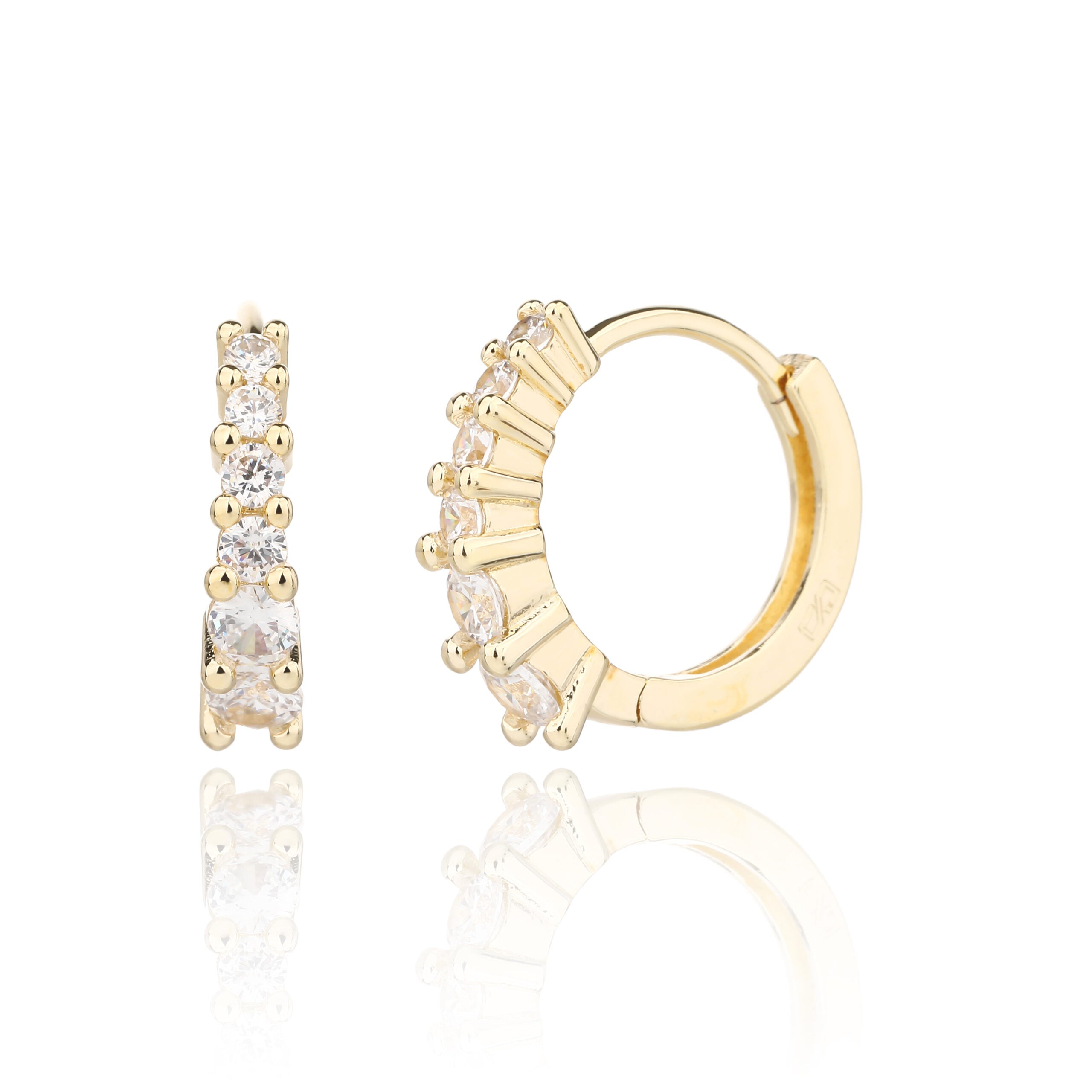 עגילי חישוק בציפוי זהב משובצים בזרקונים - דגם ריבר