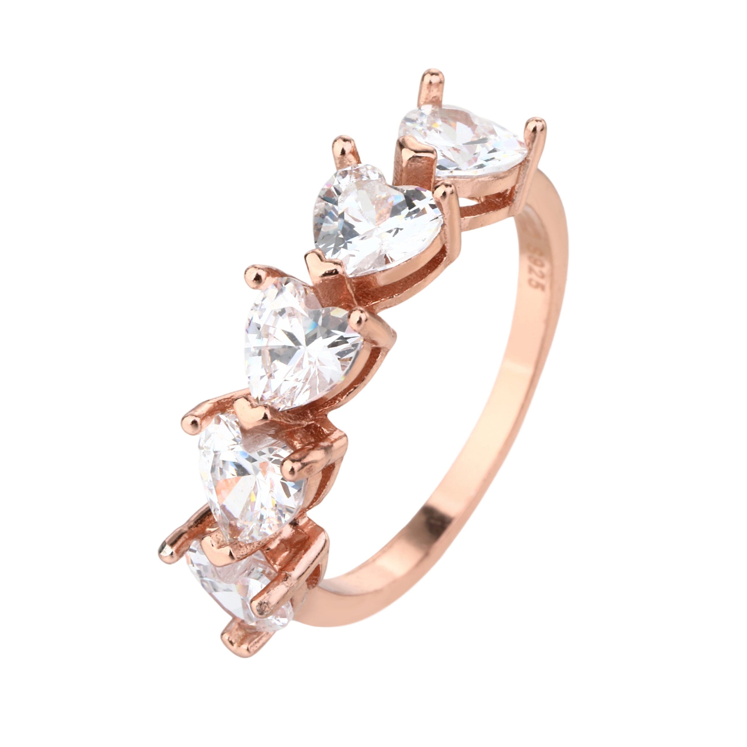 טבעת לבבות רוז גולד משובצת זרקונים